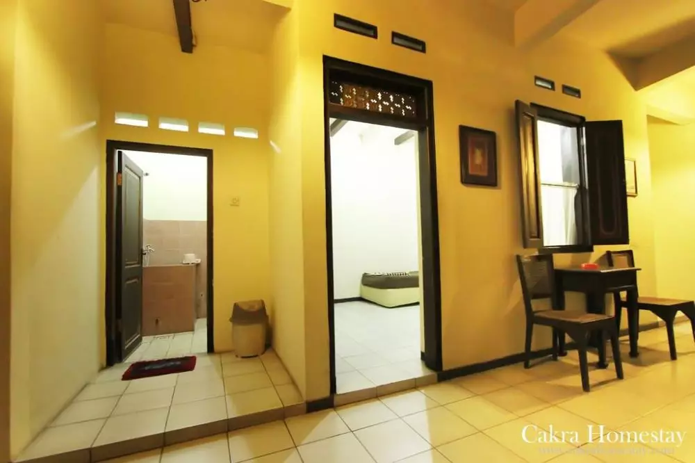 10 Penginapan murah di Solo Rp 100 ribuan, cocok buat backpacker berbagai sumber