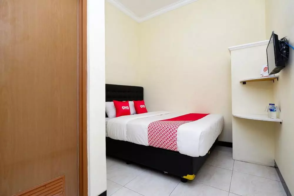 10 Penginapan murah di Solo Rp 100 ribuan, cocok buat backpacker berbagai sumber