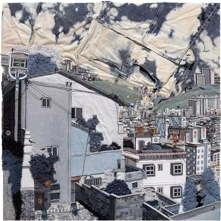 karya dibuat dari jeans bak lukisan © Facebook/Azza Art