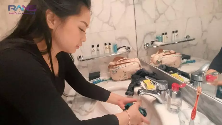 Momen Nagita Slavina cuci pakaian sendiri YouTube