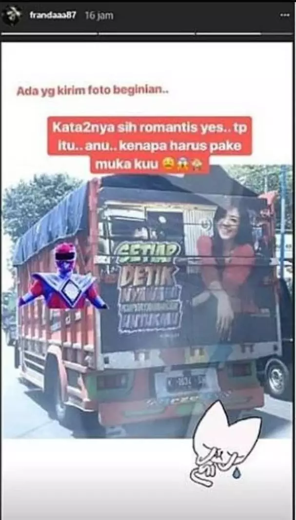Wajahnya dipasang di bak truk Instagram 