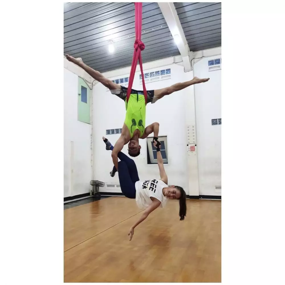 persiapan Ayu Ting Ting jelang konser berbagai sumber