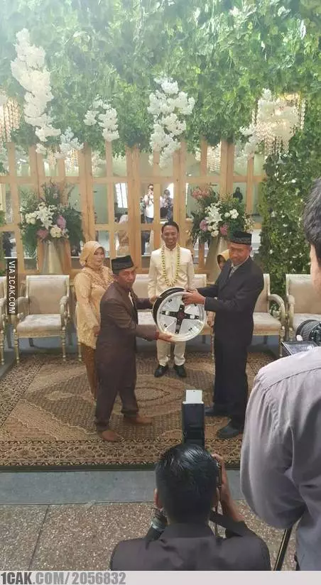 mahar nikah nyeleneh banget © 2020 1cak.com mahar nikah nyeleneh banget © 2020 1cak.com