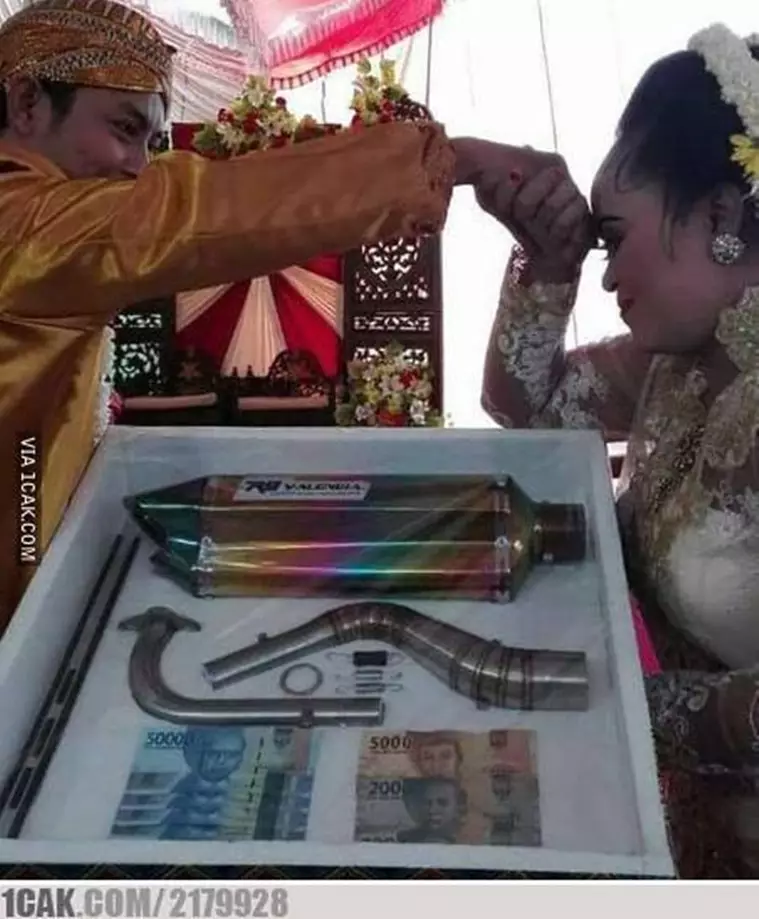 mahar nikah nyeleneh banget © 2020 1cak.com mahar nikah nyeleneh banget © 2020 1cak.com