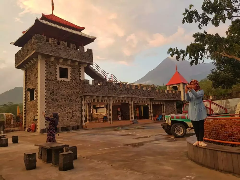 15 Tempat wisata terbaik di lereng Merapi, panoramanya memukau berbagai sumber