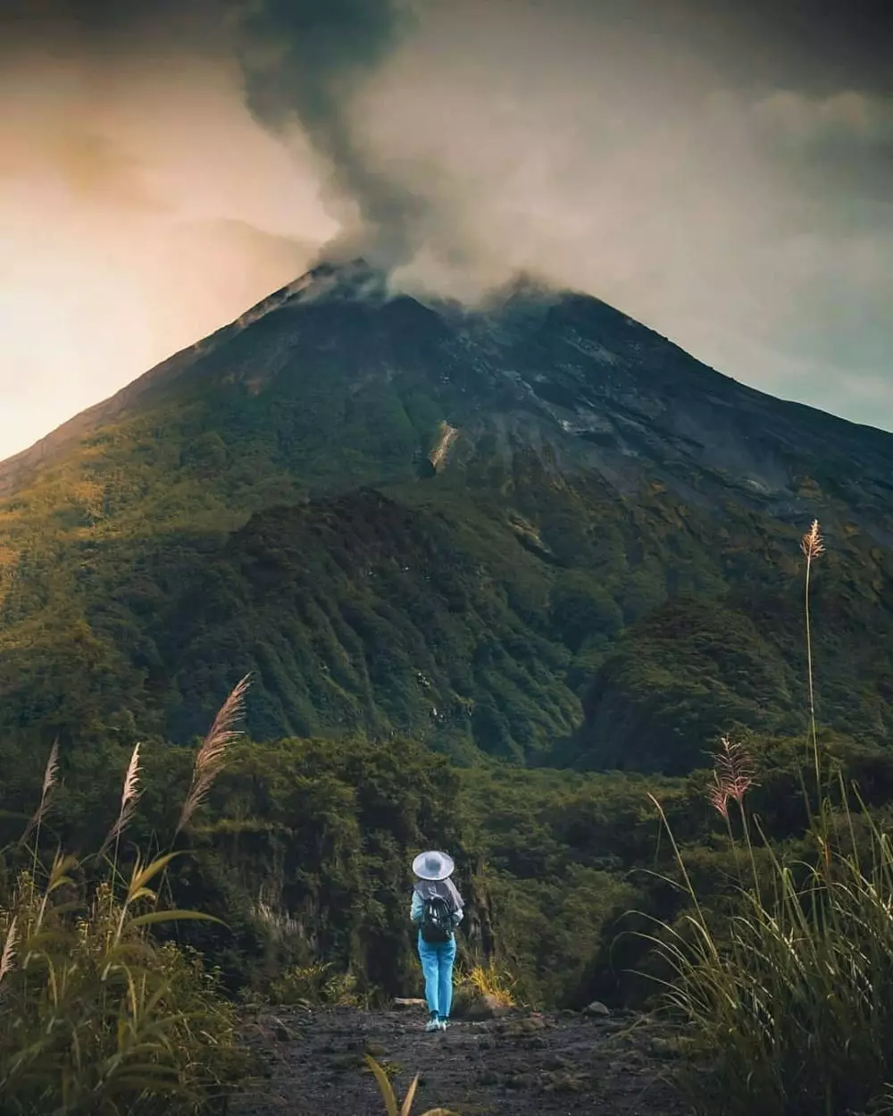 15 Tempat wisata terbaik di lereng Merapi, panoramanya memukau berbagai sumber