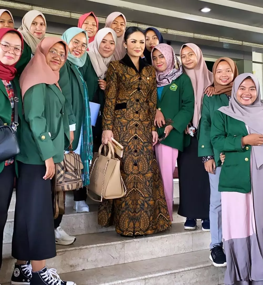 momen krisdayanti bekerja jadi DPR Instagram momen krisdayanti bekerja jadi DPR Instagram
