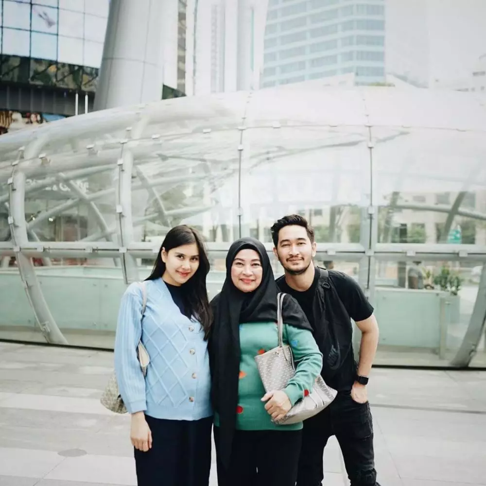 Syahnaz dan mertua instagram  Syahnaz dan mertua instagram