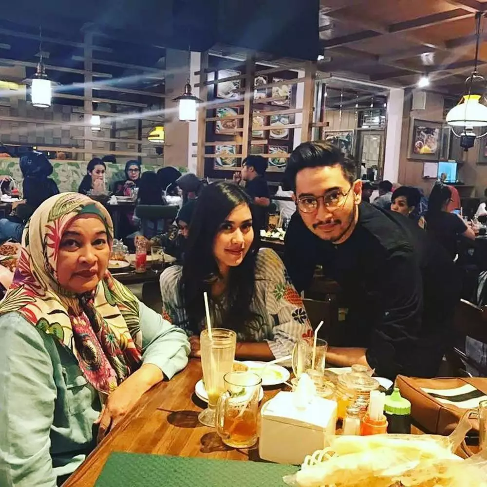 Syahnaz dan mertua instagram  Syahnaz dan mertua instagram