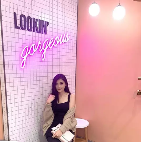 seleb tiktok cantik istimewa