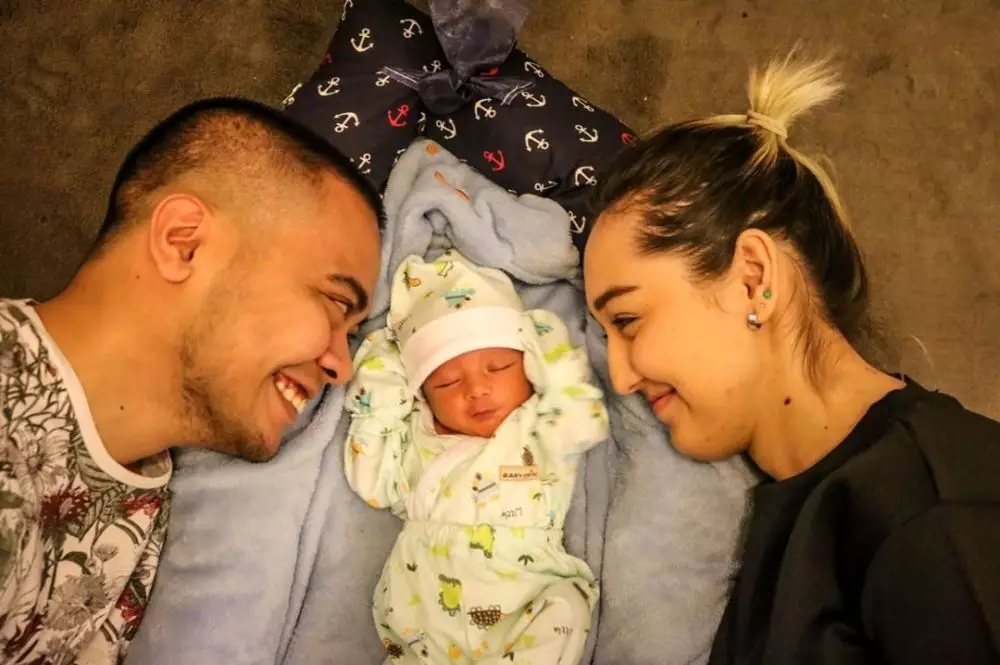 momen Reza SM*SH momong anak Instagram/@mrezanugrah momen Reza SM*SH momong anak Instagram/@mrezanugrah