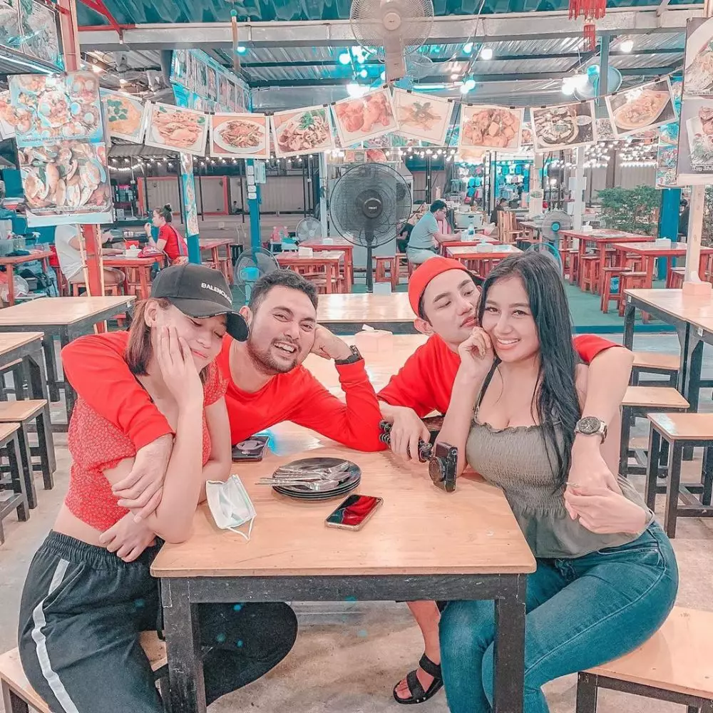 7 Gaya liburan Pamela Safitri di Thailand, curi perhatian Instagram @pamelaaasafitriduoserigala