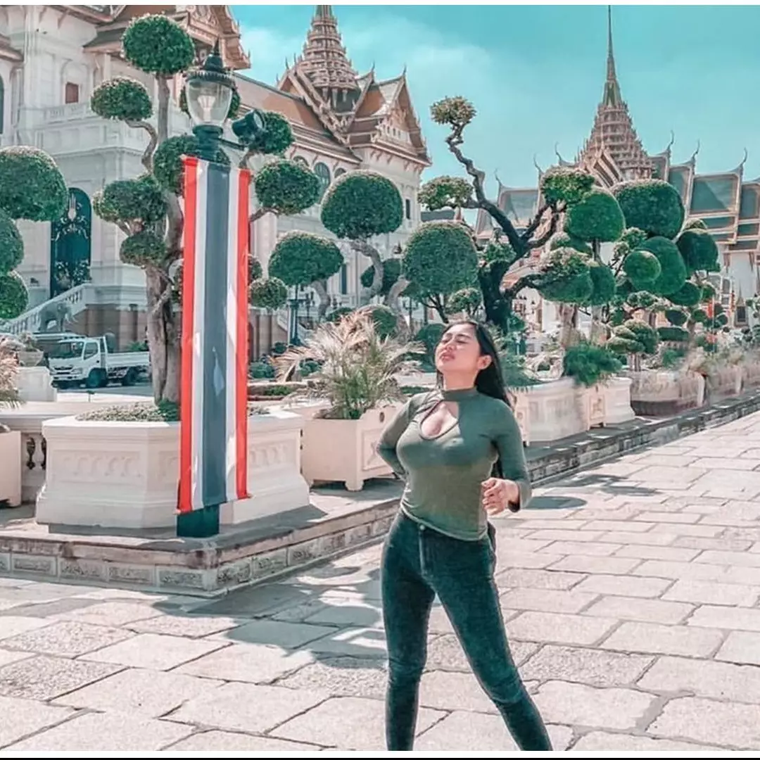 7 Gaya liburan Pamela Safitri di Thailand ini curi perhatian