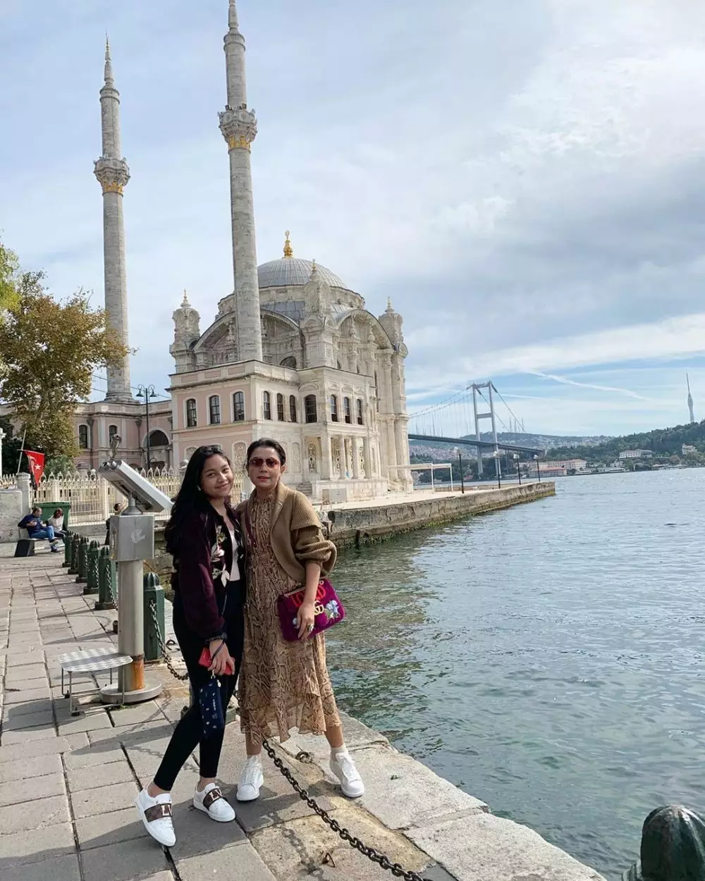 Mayangsari dan putrinya  Instagram