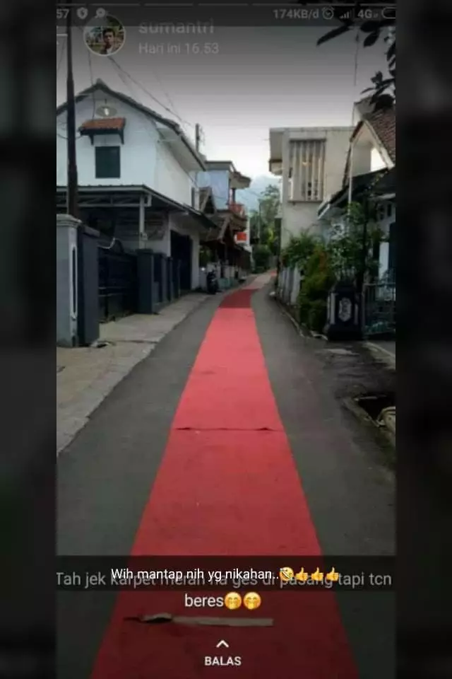 pengantin gelar karpet merah 1 kilometer © Facebook/azka.nurfikri.10