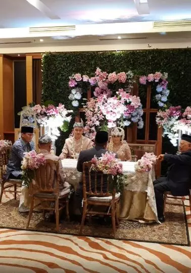 Momen pernikahan sespri Prabowo Instagram  Momen pernikahan sespri Prabowo Instagram