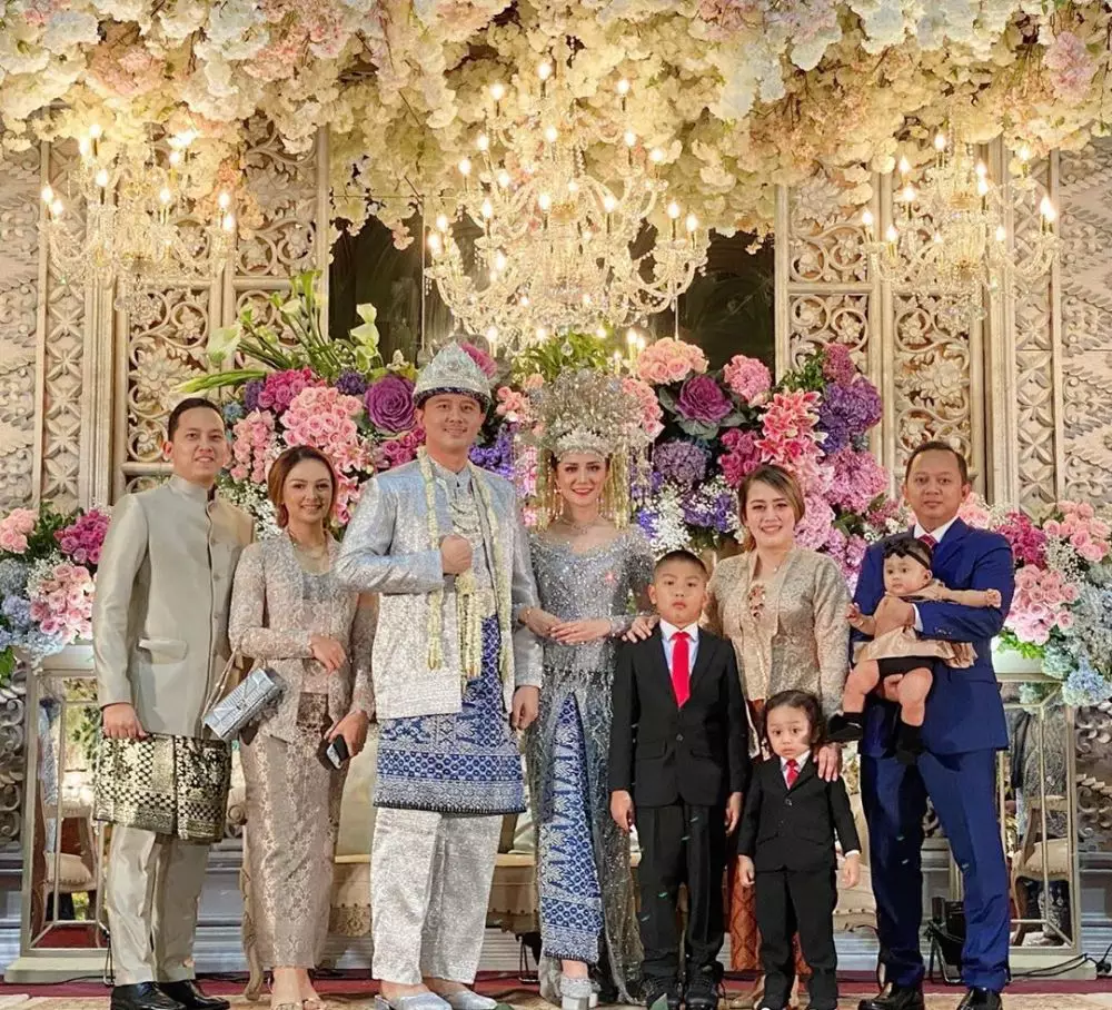 Momen pernikahan sespri Prabowo Instagram  Momen pernikahan sespri Prabowo Instagram