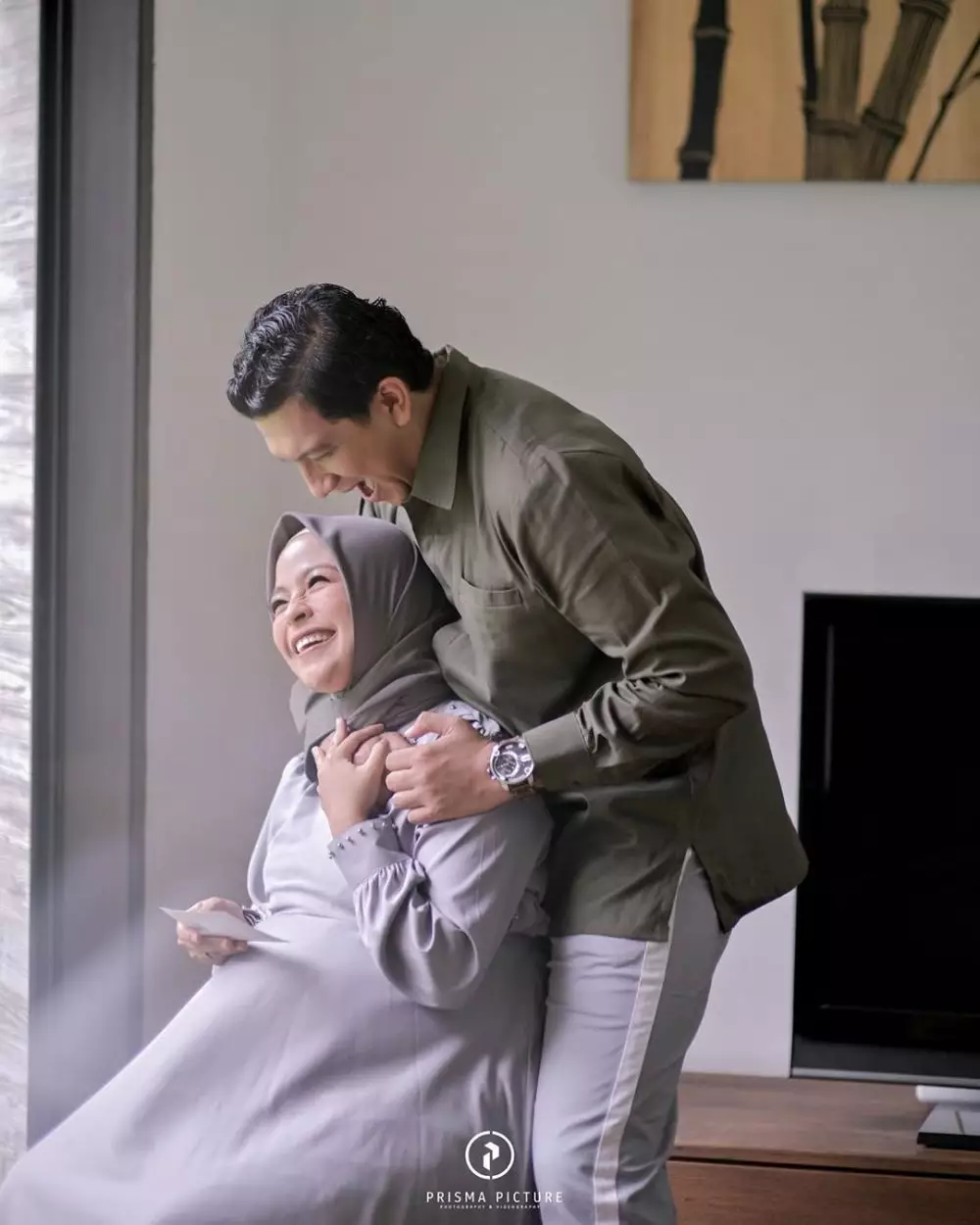 Gaya pemotretan maternity Tantri Kotak Instagram 