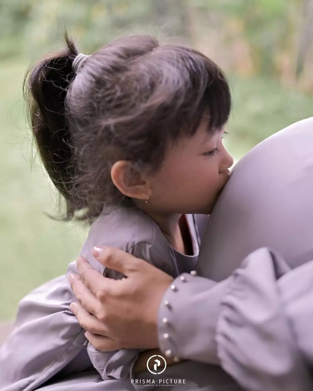 Gaya pemotretan maternity Tantri Kotak Instagram 