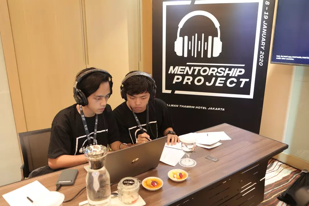 Gemblengan Joko Anwar & Eka Gustiwana di HP Mentorship Project HP Indonesia Gemblengan Joko Anwar & Eka Gustiwana di HP Mentorship Project HP Indonesia