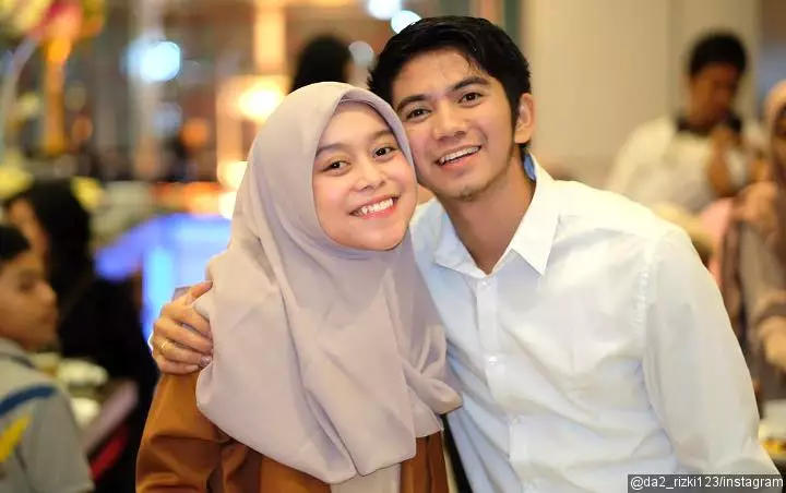 10 Pasangan cinlok  © 2020 brilio.net 10 Pasangan cinlok  © 2020 brilio.net