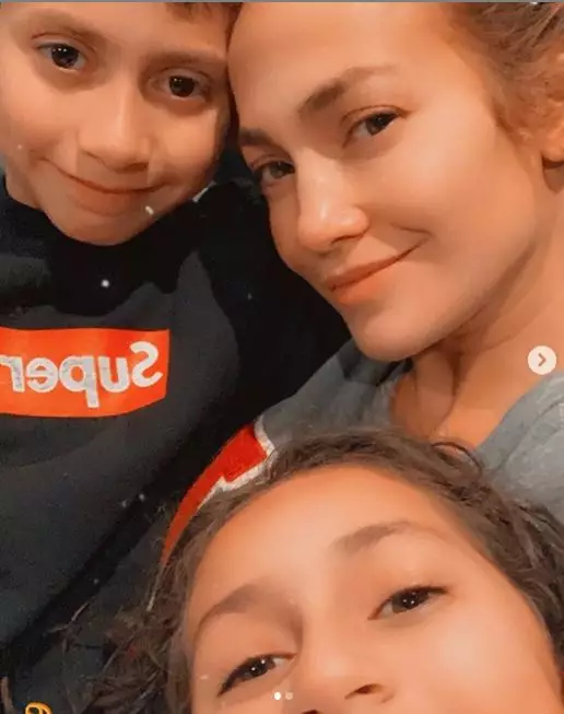7 Momen kedekatan Jennifer Lopez & anak-anak, ada manggung bareng Instagram @jlo