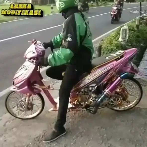 motor unik driver ojek online kocak © 2020 instagram.com