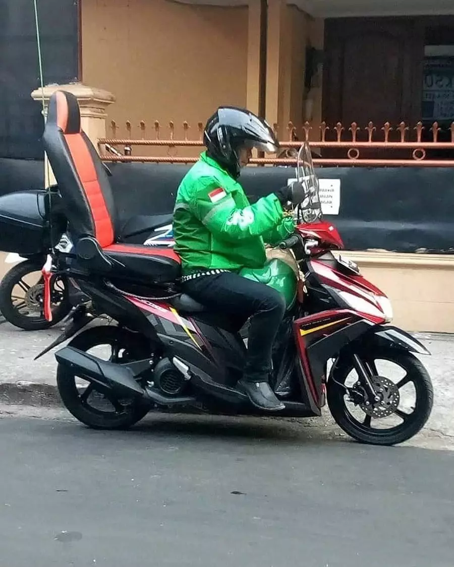 motor unik driver ojek online kocak © 2020 instagram.com