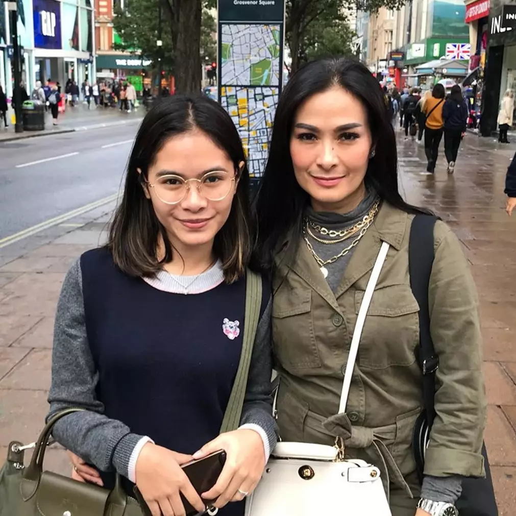 Iis Dahlia ungkap Salshadilla tak bisa nyalakan kompor dan nyetrika