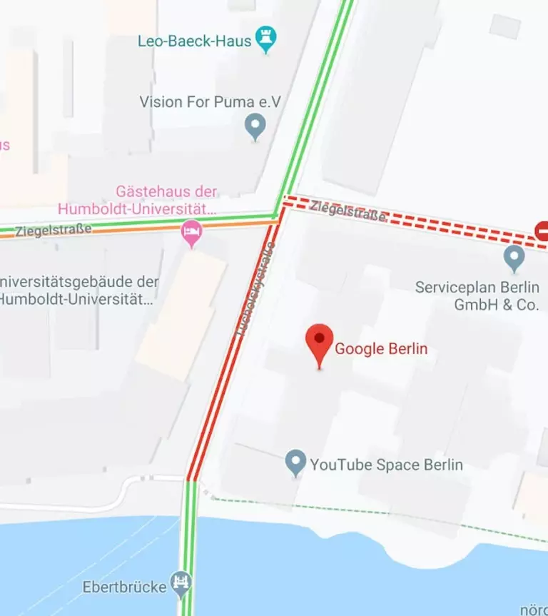 pria bikin kemacetan virtual di Gmaps © 2020 simonweckert.com pria bikin kemacetan virtual di Gmaps © 2020 simonweckert.com
