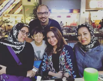 Potret ini bukti kedekatan Rossa & mantan suami Instagram 