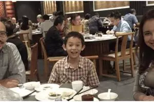 5 Potret ini bukti kedekatan Rossa & mantan suami, akur abis