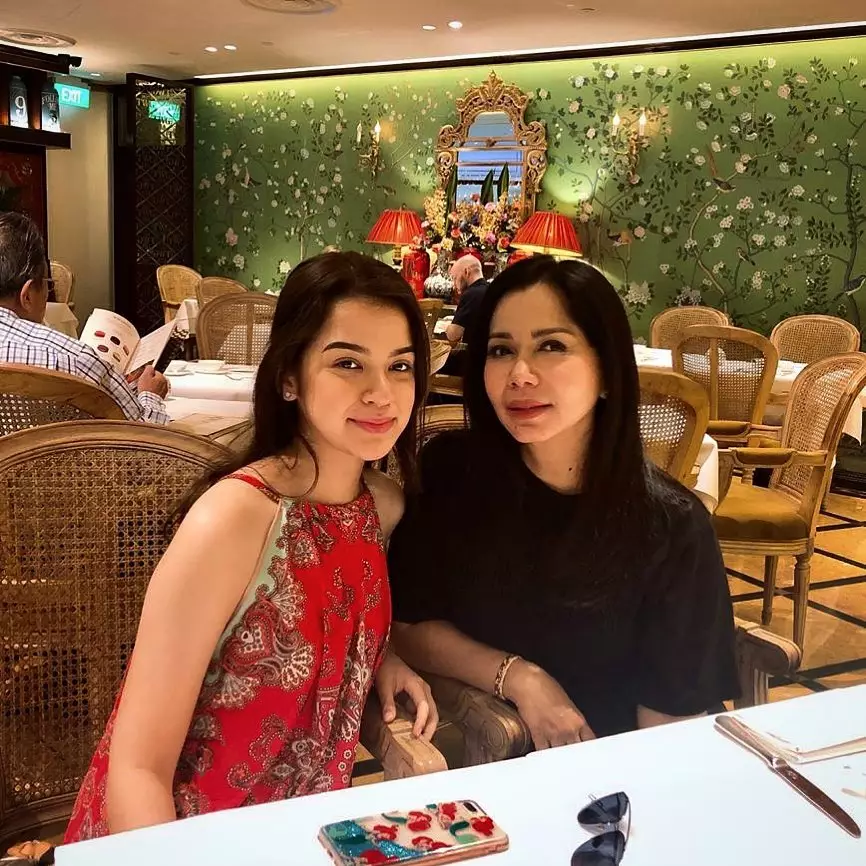 putri bungsu Iis Sugianto  instagram 