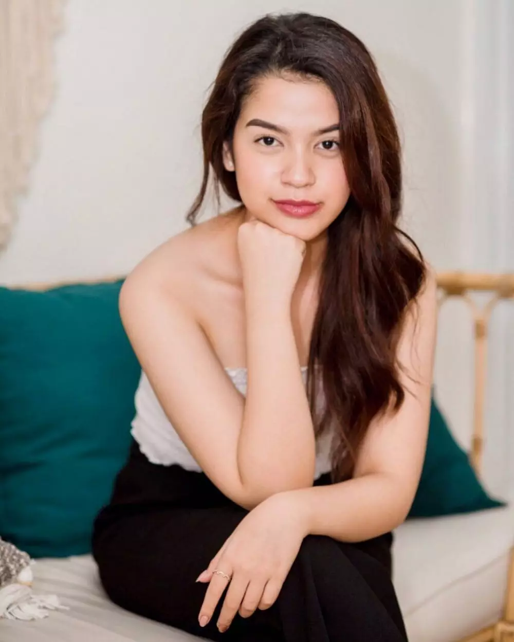 putri bungsu Iis Sugianto  instagram 