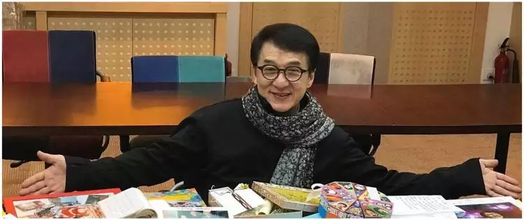  Imbalan Rp 2 miliar bagi pembasmi virus Corona dari Jackie Chan