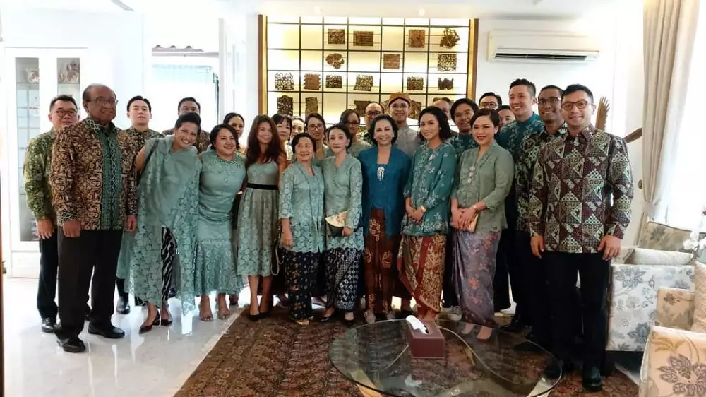 Lamaran anak Rini Soemarno Instagram 