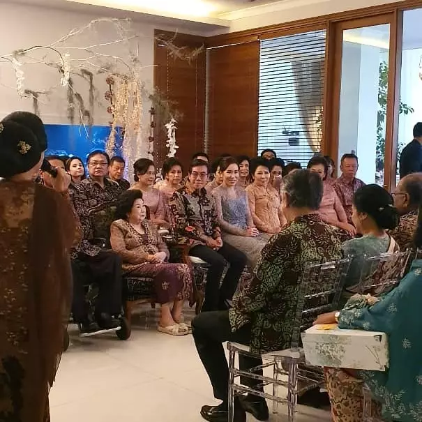 Lamaran anak Rini Soemarno Instagram 