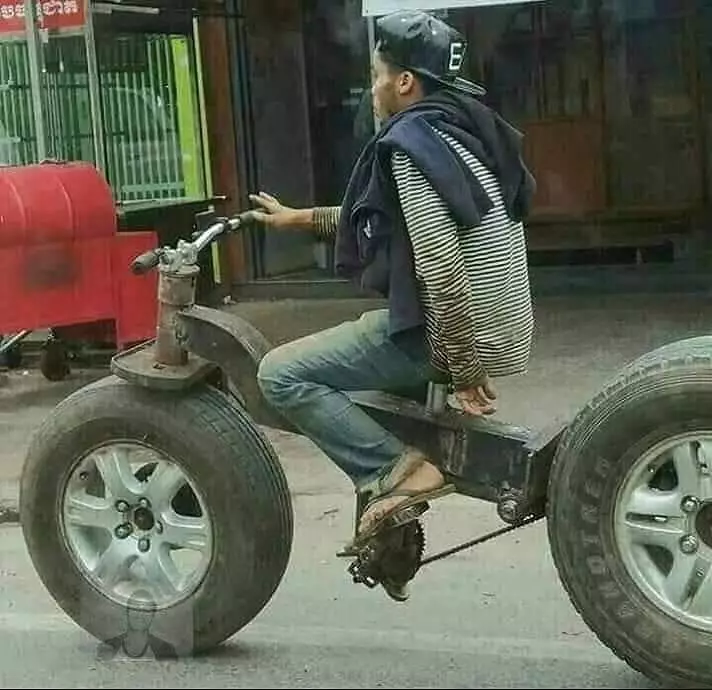 potret lucu modifikasi sepeda geleng kepala © 2020 1cak.com