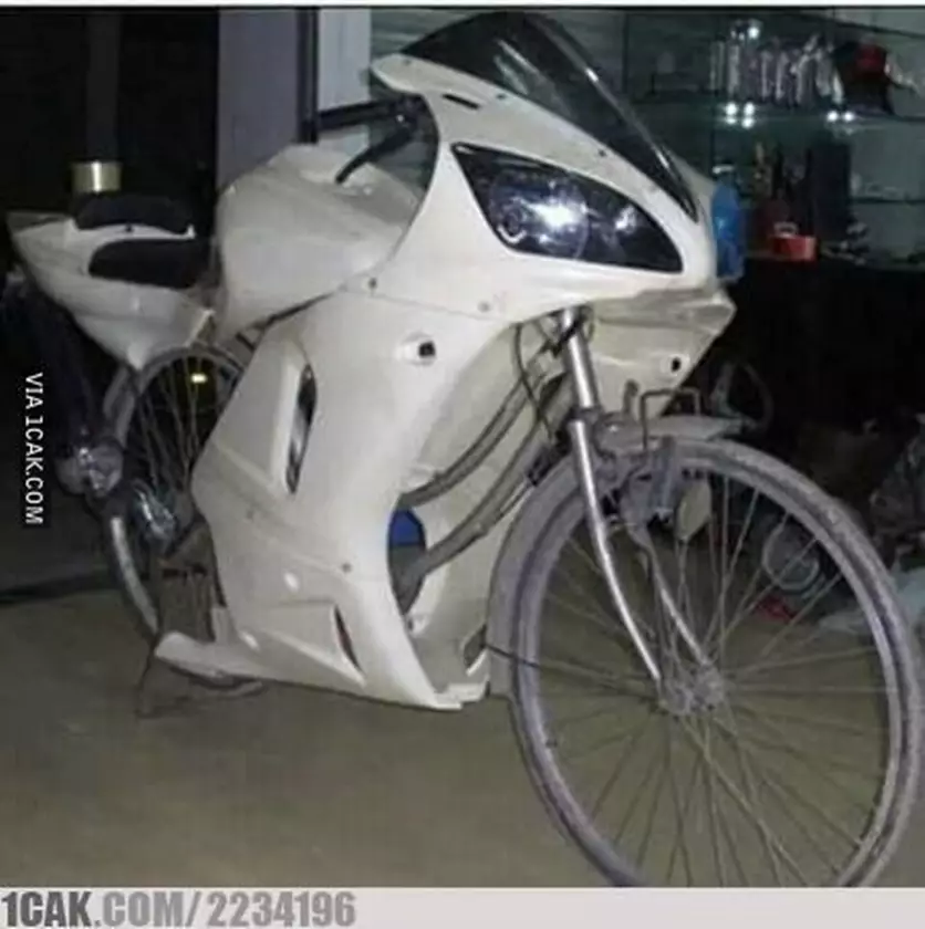 potret lucu modifikasi sepeda geleng kepala © 2020 1cak.com