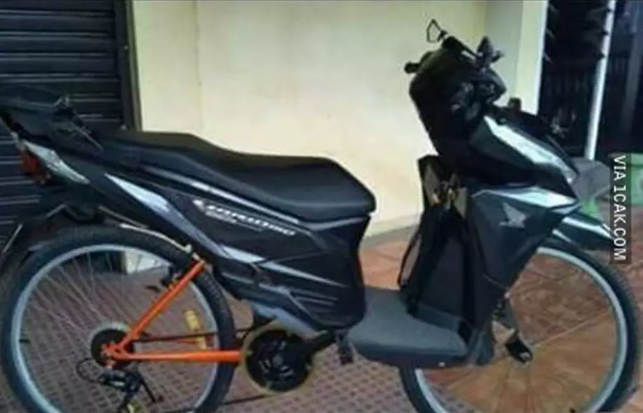 potret lucu modifikasi sepeda geleng kepala © 2020 1cak.com