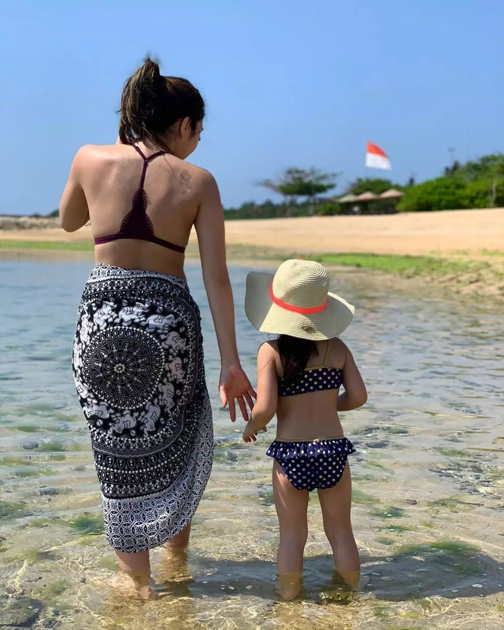 Gisella pamer tato instagram  Gisella pamer tato instagram