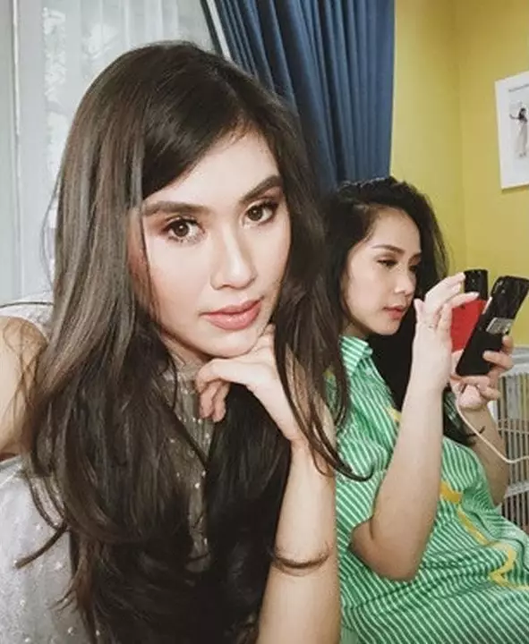 Syahnaz Sadiqah bermakeup tebal © 2020 instagram.com Syahnaz Sadiqah bermakeup tebal © 2020 instagram.com