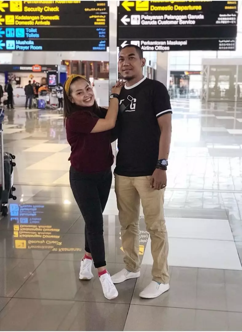 Mpok Alpa dikasih emas imitasi  Instagram 