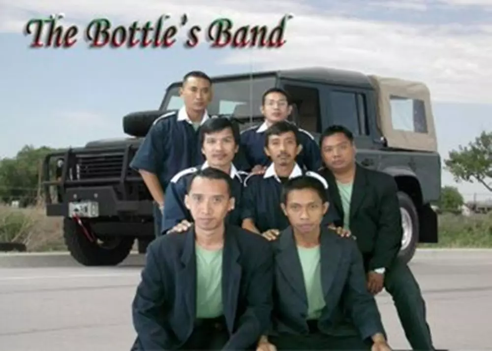 Poster grup band Indonesia paling lucu © 2020 twitter.com