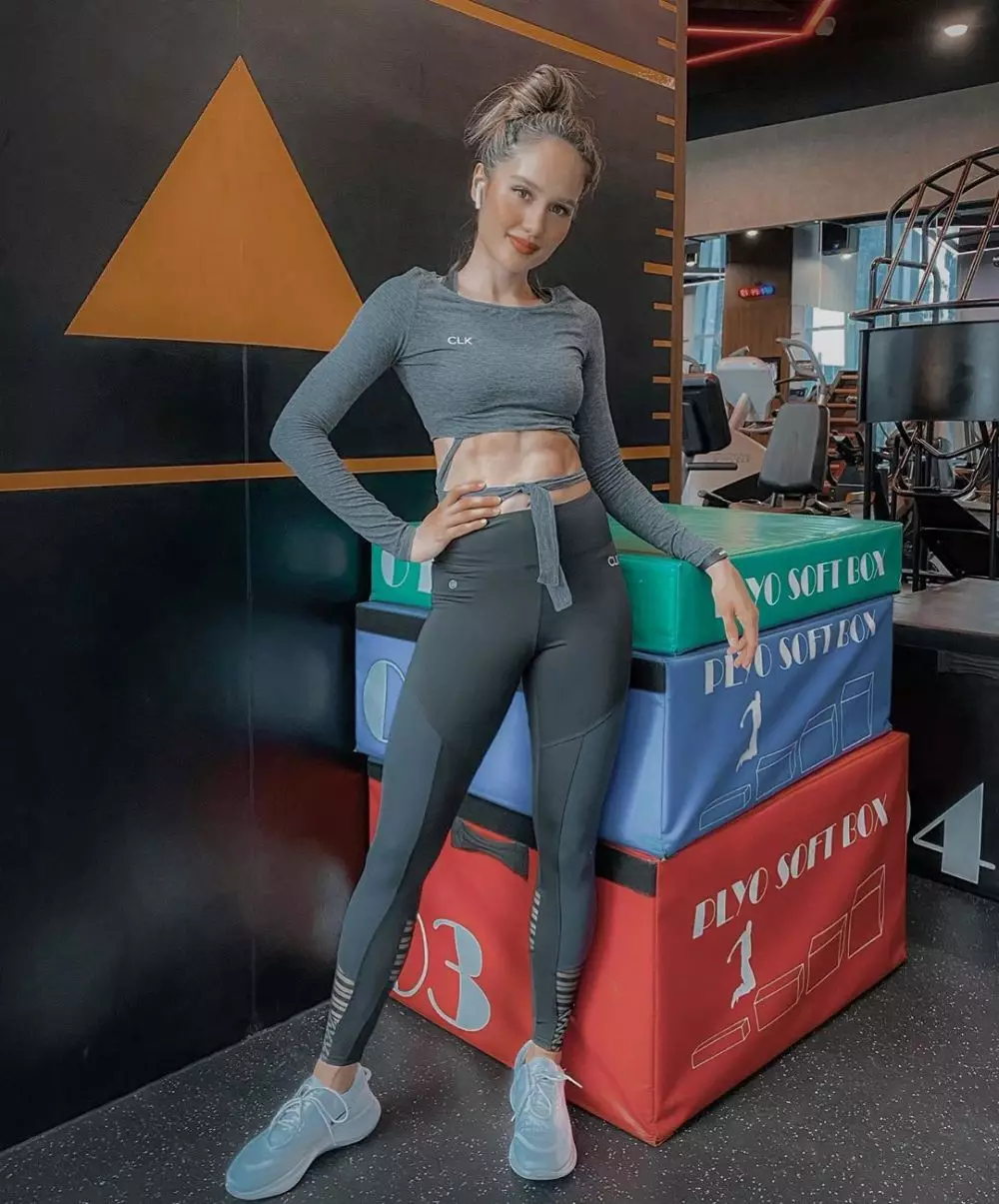 Seleb cantik pamer body goals Instagram/@pevpearce @sahilahisyam