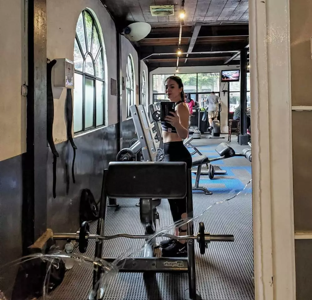 Seleb cantik pamer body goals Instagram/@pevpearce @sahilahisyam