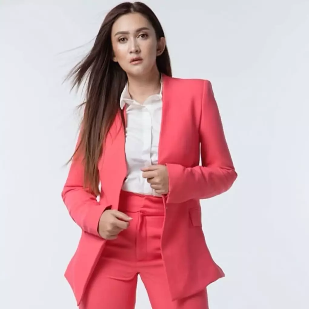 7 Transformasi Nafa Urbach, foto terbarunya bikin kaget