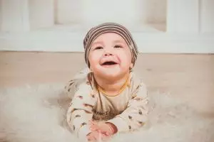 150 Nama bayi laki-laki bermakna bijaksana