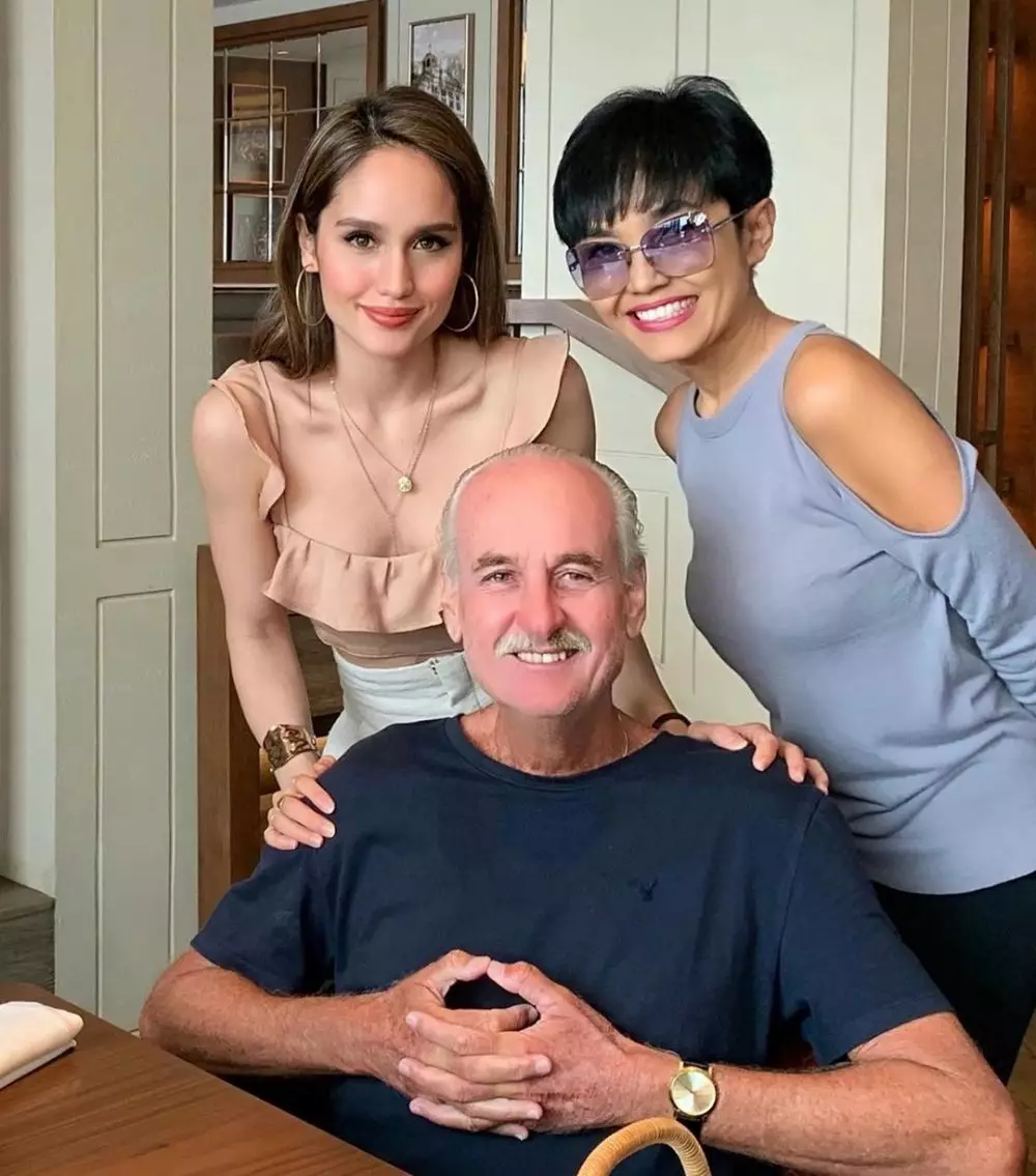 Fakta unik ibunda Cinta Laura Instagram Fakta unik ibunda Cinta Laura Instagram