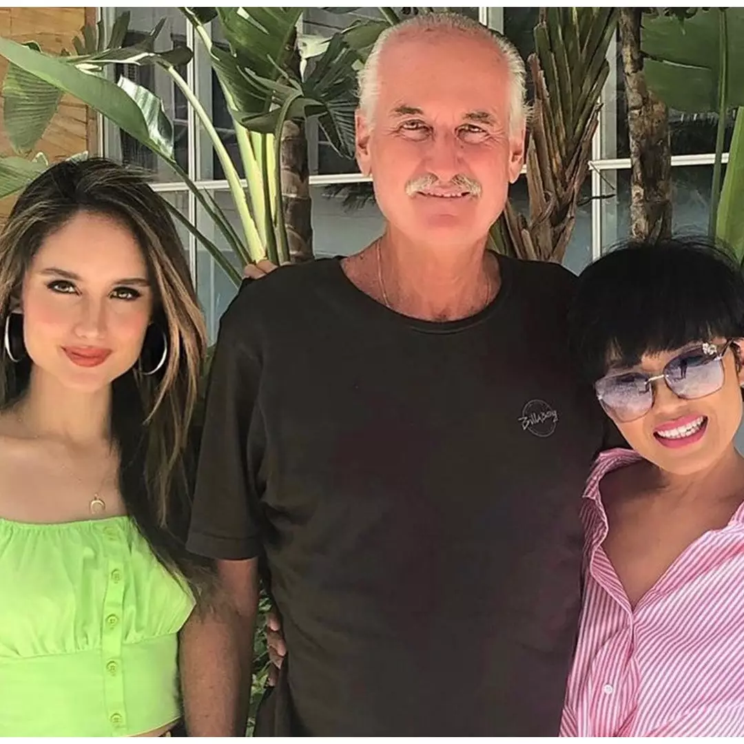 Fakta unik ibunda Cinta Laura, hobi benerin poni sejak kecil